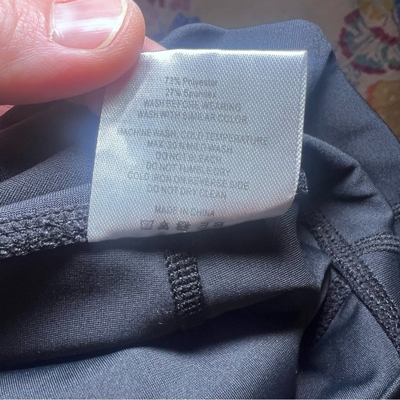 Zyia Active Black High Rise mesh Crop Leggings Size 4 athletic EUC Athleisure - Picture 9 of 10